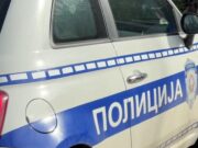 Policija uhapsila muškarca kod Zrenjanina zbog sumnje na prevoz droge Policija uhapsila muškarca kod Zrenjanina zbog sumnje na prevoz droge – prevoz droge Zrenjanin