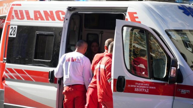 muskarac-doziveo Muškarac doživeo strujni udar i pao sa merdevina kod Lazarevca, teško povređen – strujni udar kod Lazarevca