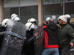 Napad na javnom okupljanju u Valjevu, privedeno 11 osoba zbog oružja Napad na javnom okupljanju u Valjevu, privedeno 11 osoba zbog oružja