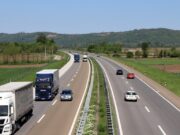 Saobraćajna nezgoda na auto-putu između Malog Požarevca i Vrčina, saobraćaj usporen Saobraćajna nezgoda na auto-putu između Malog Požarevca i Vrčina, saobraćaj usporen