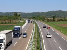 Saobraćajna nezgoda na auto-putu između Malog Požarevca i Vrčina, saobraćaj usporen Saobraćajna nezgoda na auto-putu između Malog Požarevca i Vrčina, saobraćaj usporen