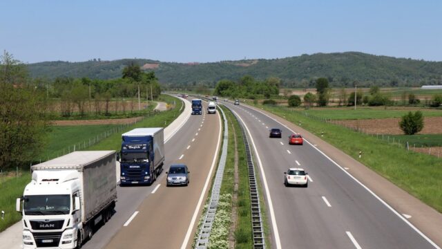 saobracajna-nezgoda Saobraćajna nezgoda na auto-putu između Malog Požarevca i Vrčina, saobraćaj usporen