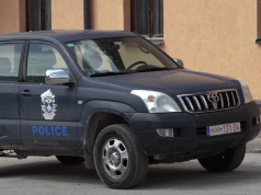 Srbin uhapšen u Zvečanu zbog sumnje na napad na KFOR i kosovsku policiju Srbin uhapšen u Zvečanu zbog sumnje na napad na KFOR i kosovsku policiju – napad u Zvečanu