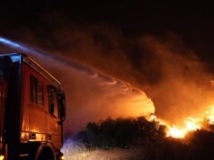 Požar u kući u Mladenovcu, vatrogasci spasili starijeg muškarca iz plamena Požar u kući u Mladenovcu, vatrogasci spasili starijeg muškarca iz plamena – požar u Mladenovcu