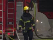 DRAMA U NOVOM SADU: BUKNUO MAGACIN KURIRSKE SLUŽBE, GUST DIM PREKRIO GRAD! Građanima upućeno upozorenje, policija istražuje uzrok požara Požar u magacinu kurirske službe u Novom Sadu, gust dim iznad grada – požar u Novom Sadu