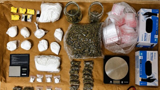 policija-u-novom-1 Policija u Novom Sadu zaplenila više od tri kilograma narkotika, uhapšene dve osobe – zaplena narkotika u Novom Sadu