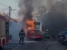 Sudar autobusa i motora u Barajevu, dvoje teško povređeno prebačeno u bolnicu Sudar autobusa i motora u Barajevu, dvoje teško povređeno prebačeno u bolnicu