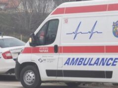 Autobus sleteo s puta u Nišu, povređena žena i dva dečaka Autobus sleteo s puta u Nišu, povređena žena i dva dečaka – autobus sleteo u Nišu