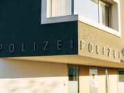 Animatorski radnik u Parizu osuđen na pet godina zatvora zbog napada na decu Animatorski radnik u Parizu osuđen na pet godina zatvora zbog napada na decu – presuda u Parizu