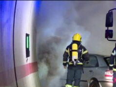 Požar zahvatio autobus u Prijepolju, vatrogasci sprečili širenje vatre Požar zahvatio autobus u Prijepolju, vatrogasci sprečili širenje vatre – požar na autobusu u Prijepolju
