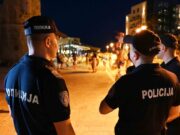 Mladić iz Srbije uhapšen u Budvi zbog vožnje bez dozvole, kažnjen novčano Mladić iz Srbije uhapšen u Budvi zbog vožnje bez dozvole, kažnjen novčano – vožnja bez dozvole u Budvi