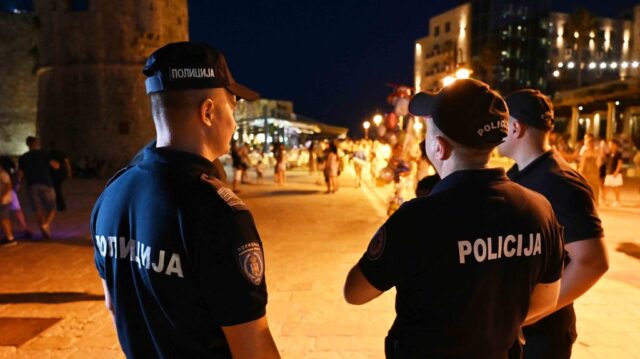 mladic-iz-srbije Mladić iz Srbije uhapšen u Budvi zbog vožnje bez dozvole, kažnjen novčano – vožnja bez dozvole u Budvi
