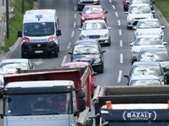 Lančani sudar kod Šimanovaca zbog dima sa njiva, saobraćaj usporen Lančani sudar kod Šimanovaca zbog dima sa njiva, saobraćaj usporen