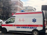 Saobraćajna nesreća na Dedinju: Automobil udario dečaka na trotinetu, teško povređen Saobraćajna nesreća na Dedinju: Automobil udario dečaka na trotinetu, teško povređen