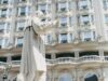 Osumnjičeni za skrnavljenje statue u Porto-Vecchiju zadržani na ostrvu Osumnjičeni za skrnavljenje statue u Porto-Vecchiju zadržani na ostrvu