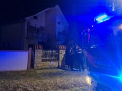 Požar u naselju Progar kod Surčina, poginuli otac i sin Požar u naselju Progar kod Surčina, poginuli otac i sin