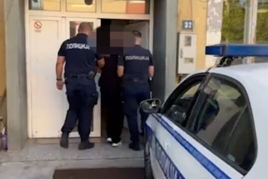 Hapšenje zbog zloupotrebe budžeta u Novom Sadu, osumnjičeni potrošili više od tri miliona dinara Hapšenje zbog zloupotrebe budžeta u Novom Sadu, osumnjičeni potrošili više od tri miliona dinara – zloupotreba budžeta u Novom Sadu