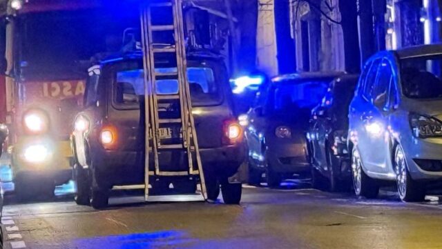 Požar uništio četiri automobila u Mirijevu, oštećena zgrada i vozila agencije – požar u Mirijevu