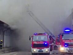 Požar na deponiji u Smederevu, građanima savetovano da ostanu u zatvorenom Požar na deponiji u Smederevu, građanima savetovano da ostanu u zatvorenom