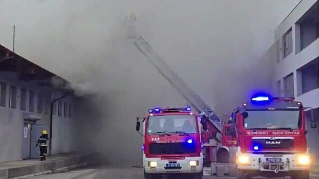pozar-na-deponiji Požar na deponiji u Smederevu, građanima savetovano da ostanu u zatvorenom