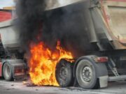Podmetnut požar na parkingu u Prijepolju, osumnjičen muškarac od 61 godinu Podmetnut požar na parkingu u Prijepolju, osumnjičen muškarac od 61 godinu – izazivanje opšte opasnosti Prijepolje