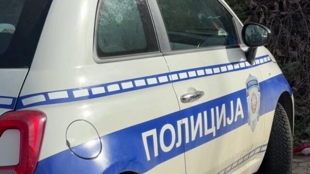 saobracajna-nesreca-2 Saobraćajna nesreća kod Niške Banje, vozilo udarilo u banderu bez povređenih